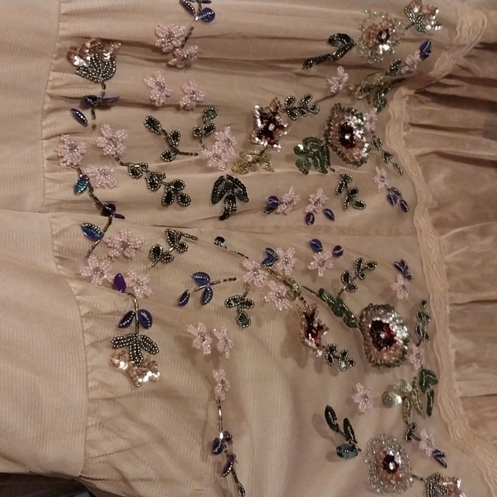 #256 Gorgeous Frock & Frill Dress - Picture 7 of 12